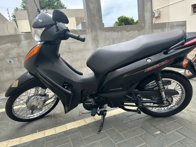 Honda Biz 100 ES, 2012/2013 - Preta
