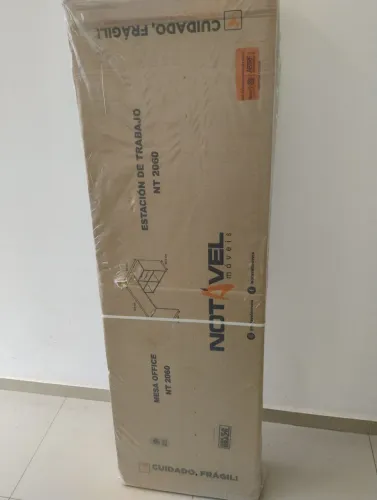 Vendo mesa estação de trabalho fechada na caixa