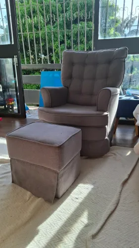 Poltrona Bari balanço e giro com puff