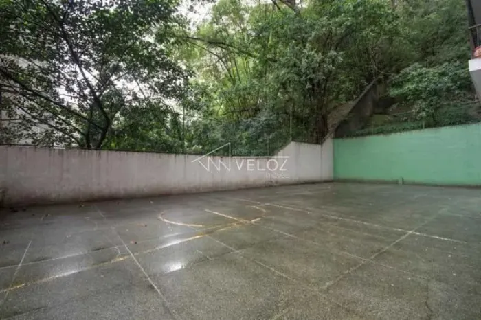 Apartamento : Padrão / Residencial / Humaitá