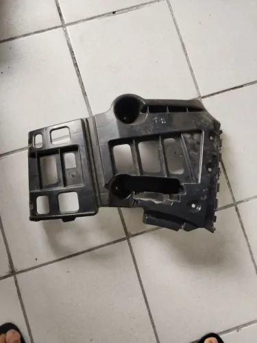 Guia Parachoque Traseiro - Bmw X1 - 2008 A 2015 - Lado Direito -Original
