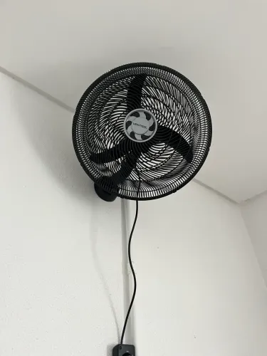 2 Ventiladores de Parede Ventisol - Ótimo Estado