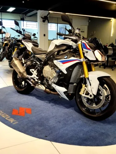 BMW S1000R impecável com km baixo
