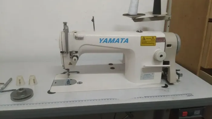 Máquina Costura reta Yamata