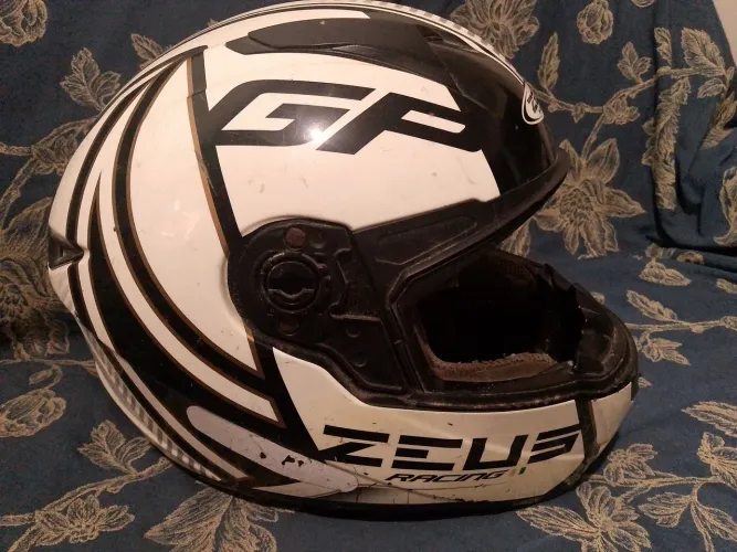 Capacete Zeus