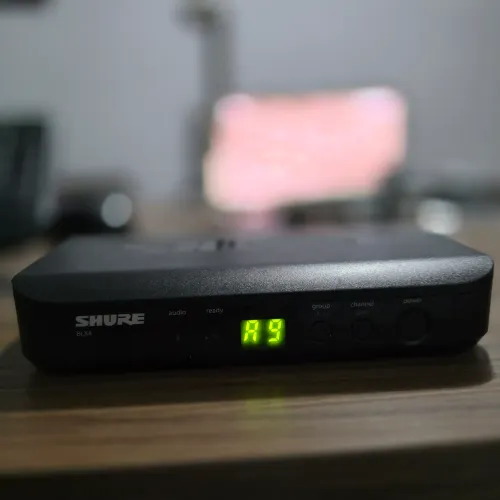 Vendo ou troco Microfone lapela Shure BLX4 Completo Semi Novo estado Zero