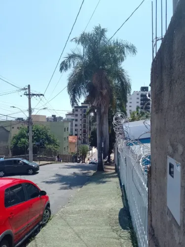 Casa de 03 quartos - várias vagas - Barreiro