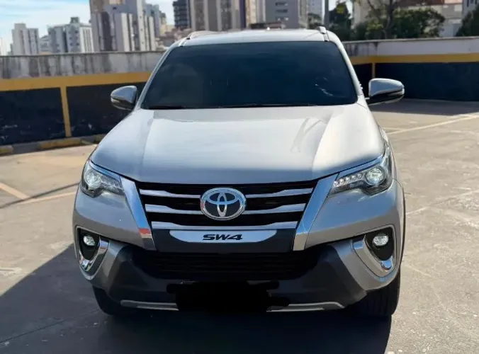 Toyota Hilux SW4 SRX 4X4 2.8 TDI 16V Dies. Aut. 2019