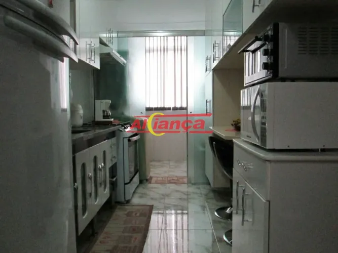 Aqui está uma sugestão de anúncio com mais de 500 Apartamento no Último Andar com Sacada P