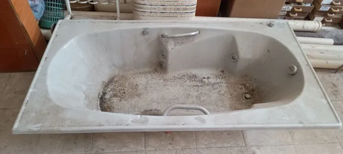 Banheira de hidromassagem ( ótimo estado )