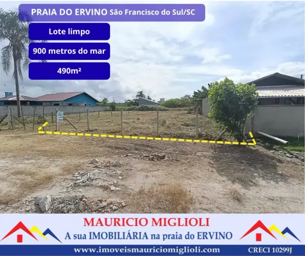 Lote limpo e aterrado a 50 metros do asfalto na Praia do Ervino