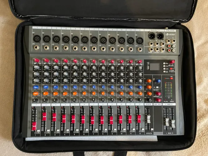 Mesa de som VEDO 12 canais + case