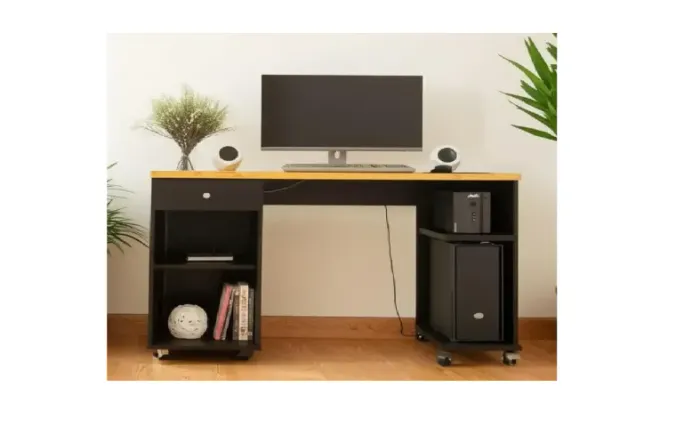 MESA DE ESCRITÓRIO E COMPUTADOR
