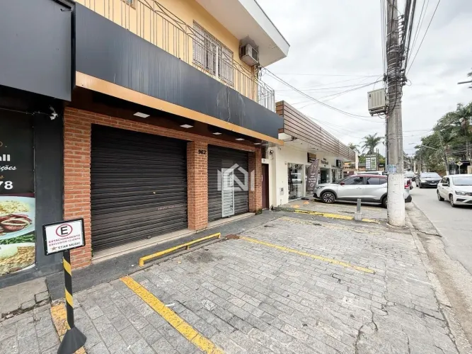 Ponto comercial para locação na Granja Viana