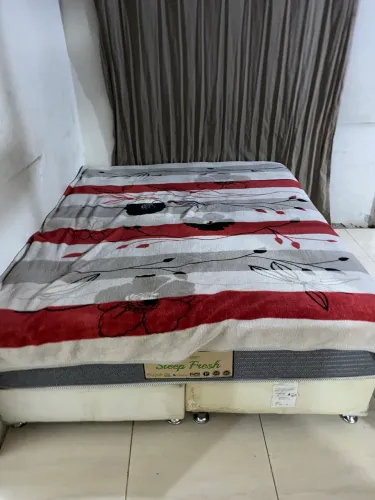 Cama queen size