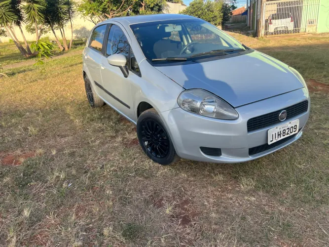 Fiat Punto Attractive 1.4 Fire Flex 8V 5P 2012