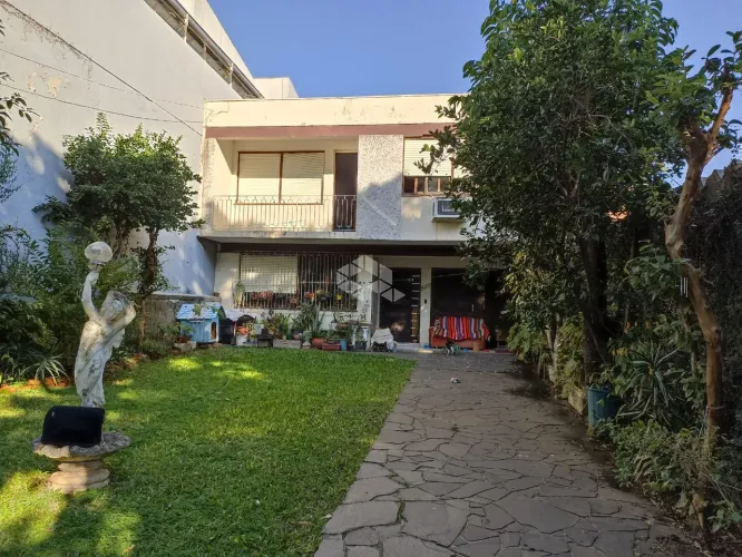 5 DORMITÓRIOS, 2 SUITES E 2 LAVABOS