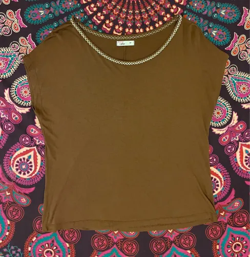 Camiseta Feminina de Viscose Marrom