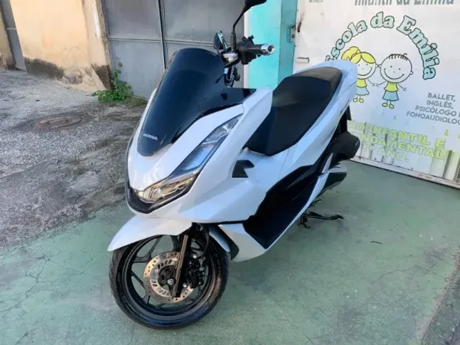 Vendo PCX Extremamente nova! Com 4 mil km rodados apenas