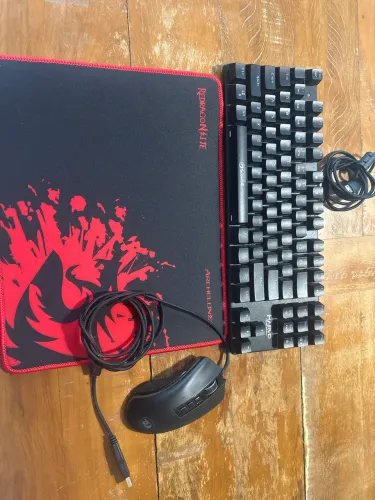 Kit Gamer Redragon - Teclado Mecânico + Mouse + Mousepad
