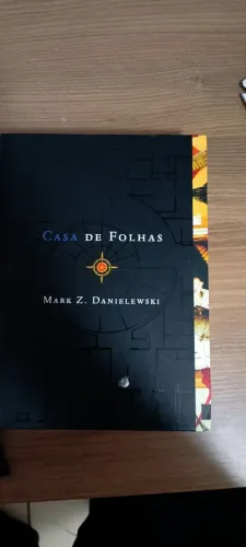 Livro casa de folhas