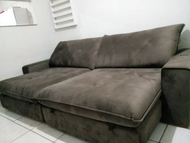 Sofá retrátil e reclinável