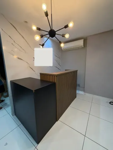 Balcão / Recepção em MDF Ripado - Design Moderno - Ótimo Estado