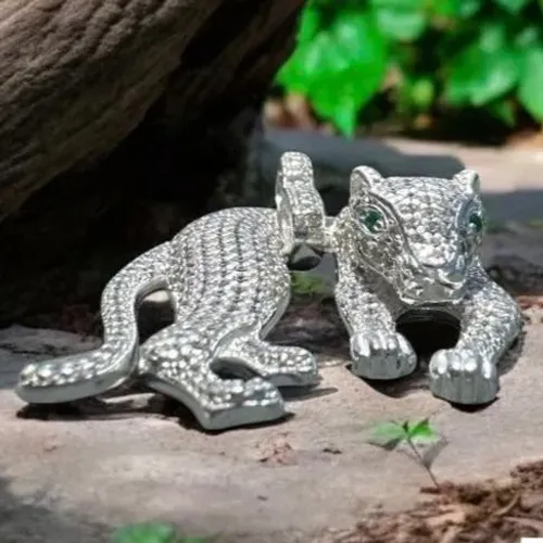 Pingente de pantera de prata cravejada com zircônia, garantia vitalícia