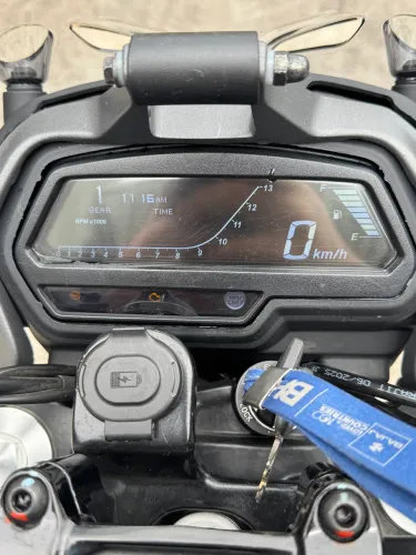 Bajaj Dominar 400 25/25 Ainda na garantia