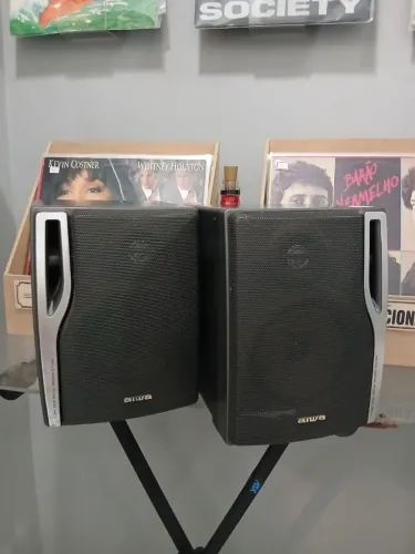 Caixas de som Aiwa