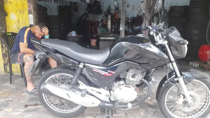 Vendo uma Honda fan 150 na partida elétrica 