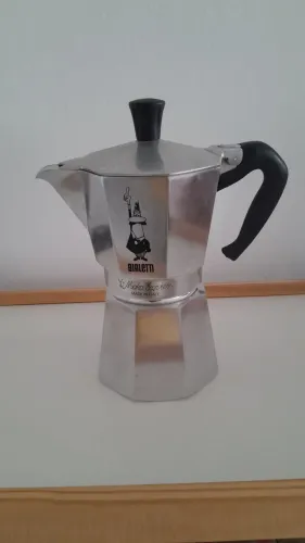 Cafeteira Bialetti original.