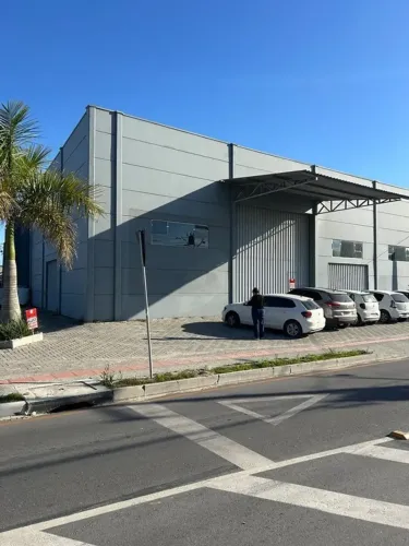 Galpão para Locação com 421,65 m² no Bairro Praça  Tijucas/SC