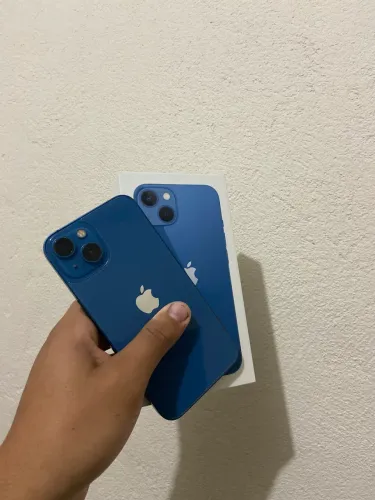iPhone 13 impecável