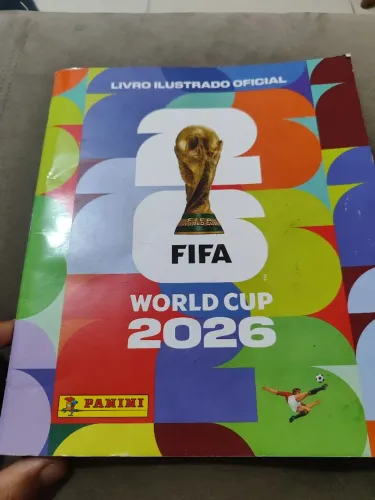 Álbum da copa capa mole com 185 figurinhas coladas