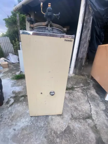 Autoclave Phoenix Vertical (Ideal para Clínicas, Piercing ou Cultivo)