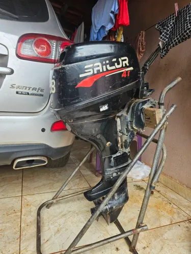 Vendo motor sailor 9.8 4 tempos mesma mecânica do mercury