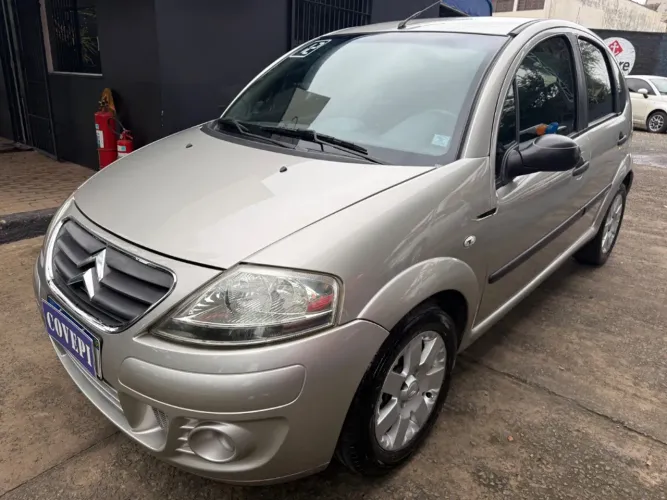 Citroen C3 GLX 1.4/ GLX Sonora 1.4 Flex 8V 5P 2012