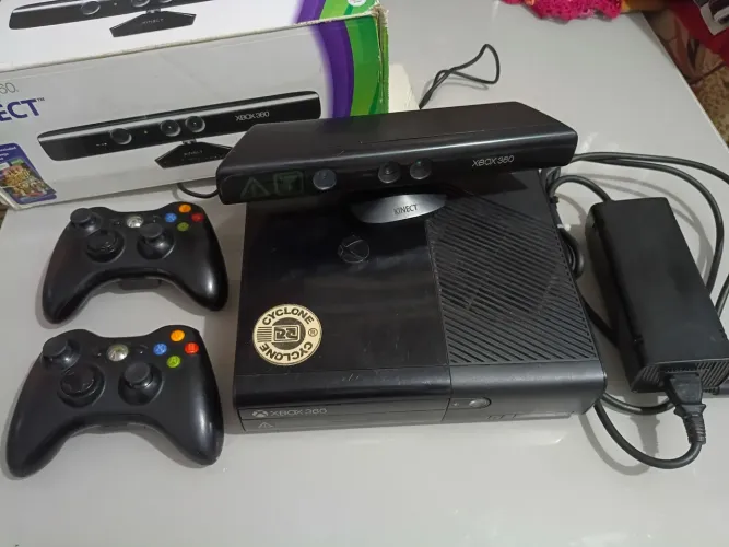 Xbox 360 super slim com defeito