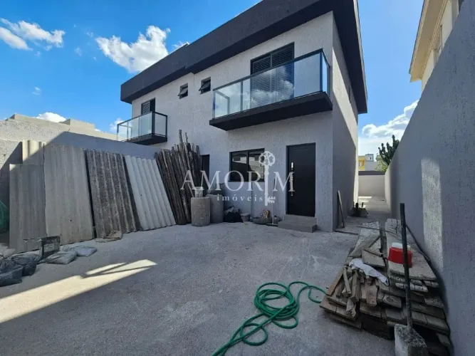 CASA À VENDA NO PORTAL DOS IPÊS COM 3 QUARTOS 1 SUÍTE E 4 VAGAS EM CAJAMAR/SP