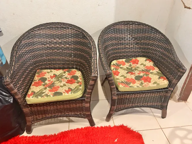 Cadeiras artesanais de fibra trançada