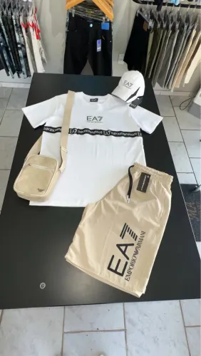 Kit e roupas masculinas