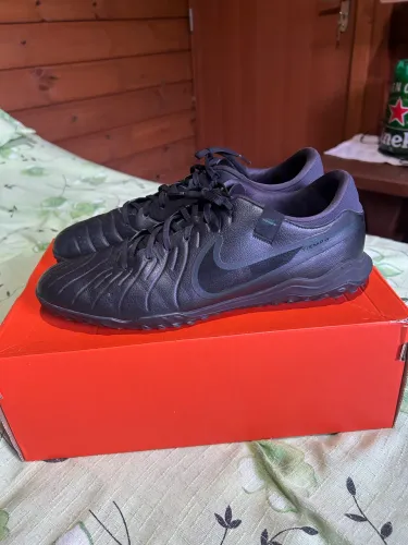 Chuteira Nike Tiempo Legend 10 Academy TF de society
