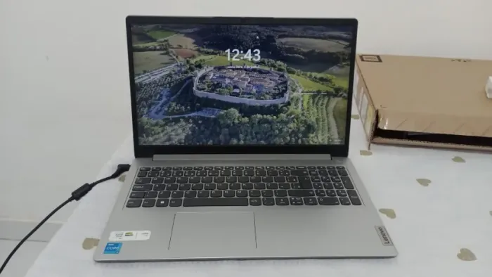 Notebook Lenovo Ideapad 1i Intel Core I3 - 1215U, 4GB RAM, 256GB SSD