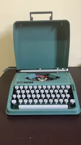 Máquina Olivetti Lettera 82
