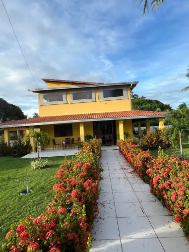 Casa de Alto Padrão  em Condomínio Fechado a 100m da Praia - Ilha de Itaparica? 
