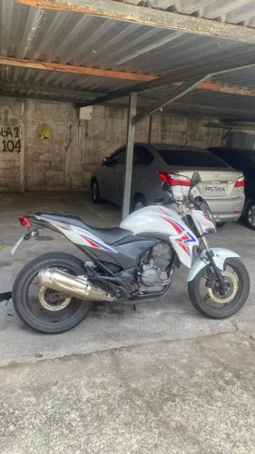 HONDA CB 300R 
