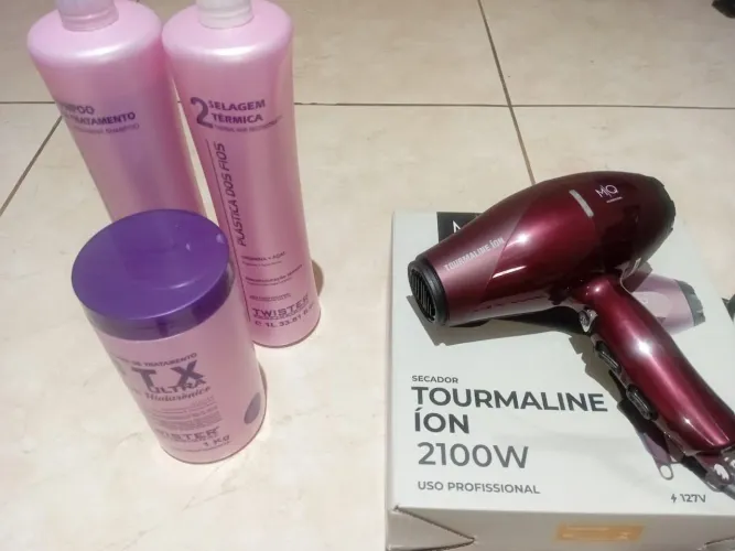 Secador novo na caixa sem uso e produto kit com tudo por 