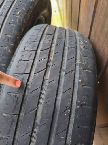 Pneu 215/65r16