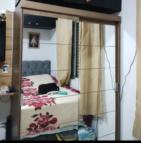 Guarda roupa de solteiro com espelho 1,92x0,52x1,20